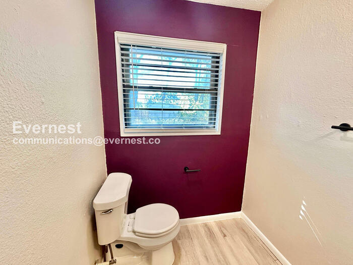 Building Photo - 5408 Waltham Ave