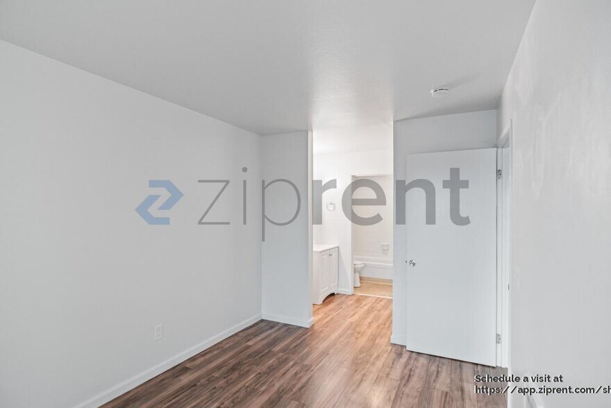 Building Photo - 100 Village Dr