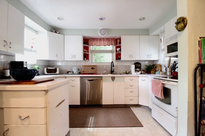 Building Photo - 3070 S Pennsylvania St