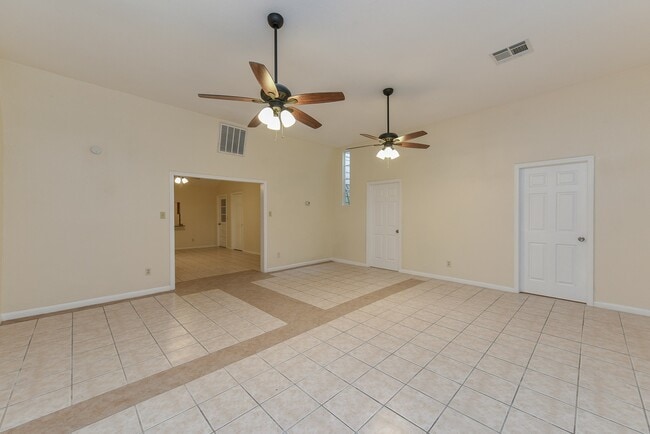 Building Photo - 18610 Anne Dr