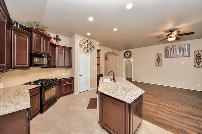 Building Photo - 4614 S Creekmont Dr