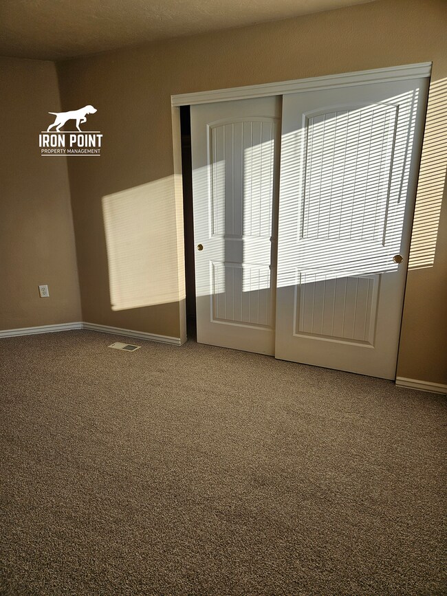 Building Photo - ELD4017