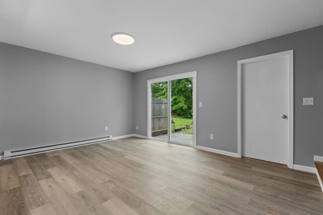 Building Photo - 500 NY-299
