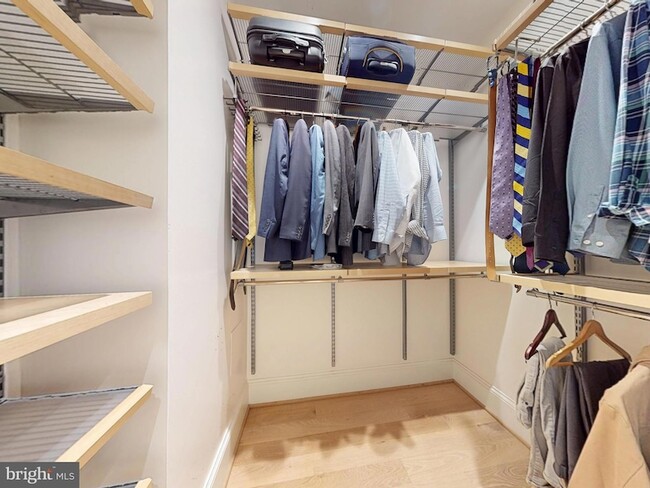 Building Photo - 1808 Riggs Pl NW