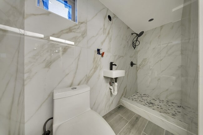 Building Photo - 52 Hovey St