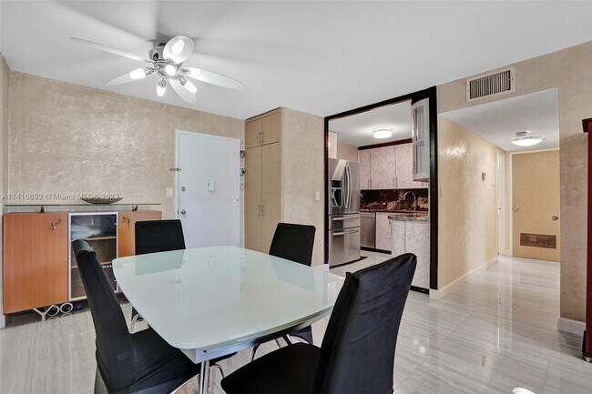 Building Photo - 1913 S Ocean Dr