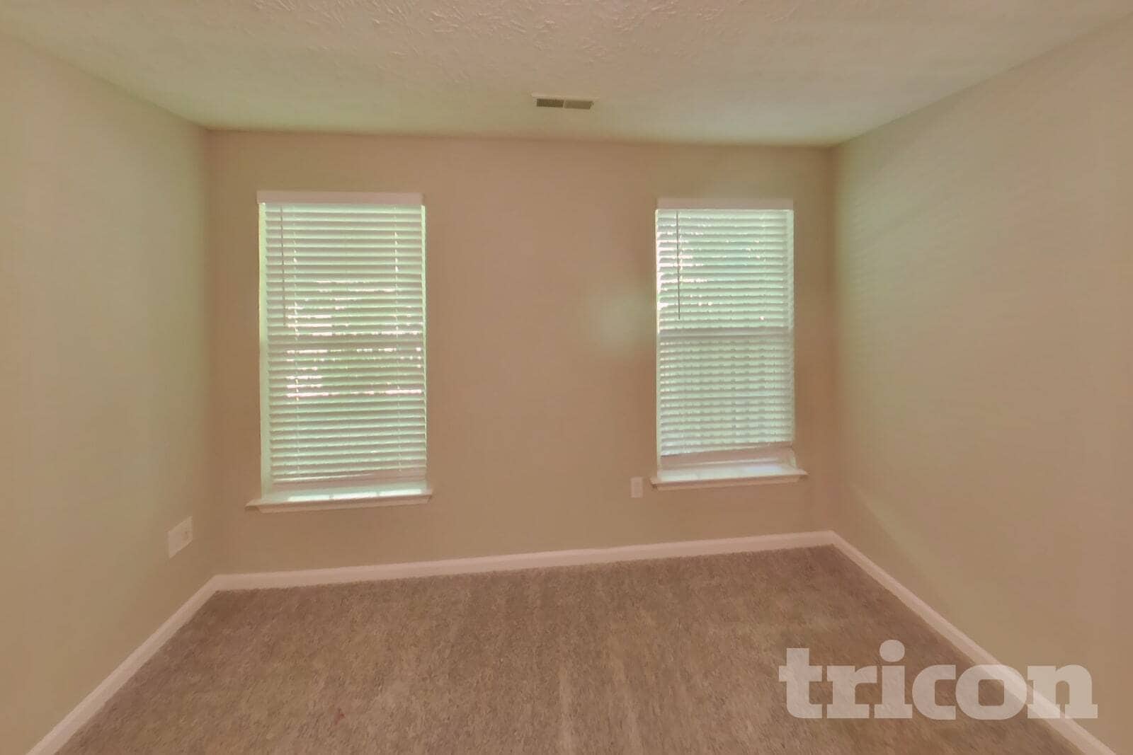 Building Photo - 9845 Bayline Cir