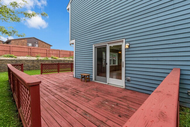 Building Photo - 2S601 River Oaks Dr