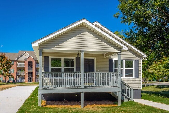 Building Photo - 2005 S Lyerly St