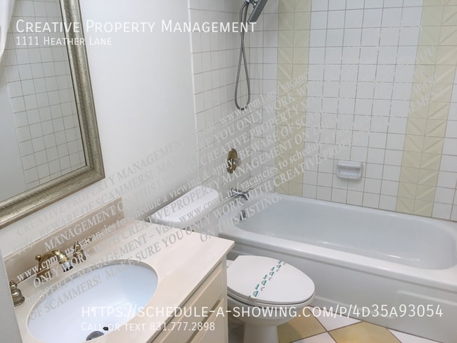 Building Photo - 1111 Heather Ln