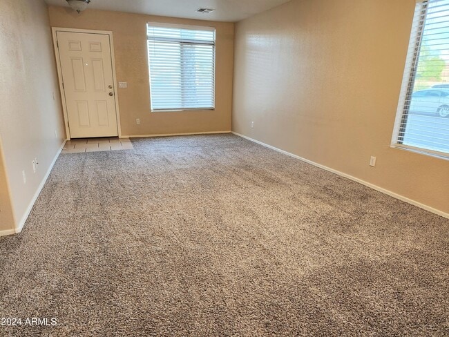 Building Photo - 15923 W Post Dr