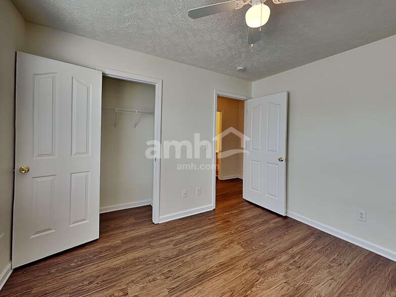 Building Photo - 643 Glenties Dr