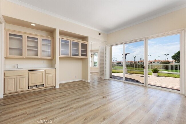 Building Photo - 23 Marbella
