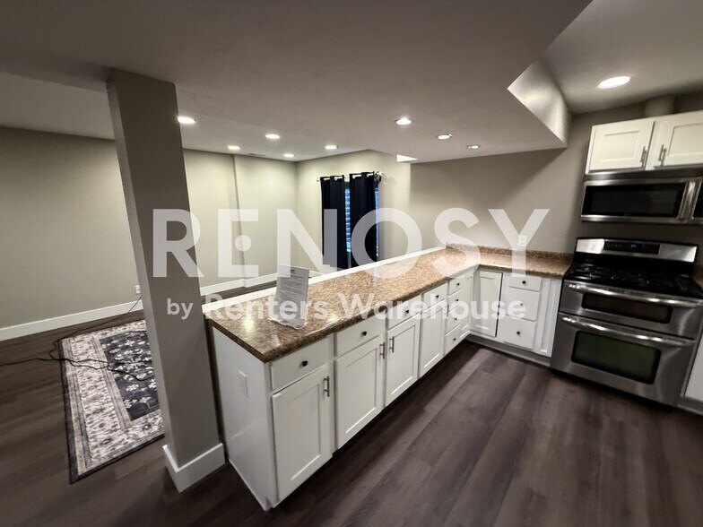 Building Photo - 3891 E Cunninghill Dr