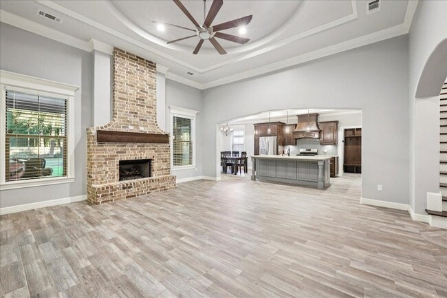 Building Photo - 10460 Jordan Ave