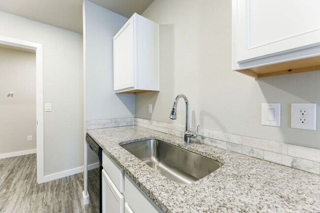 Building Photo - Beautiful 3 Bedroom 2 Bath Home in Frenship ISD!