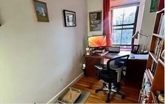 Building Photo - 20 Hanson St