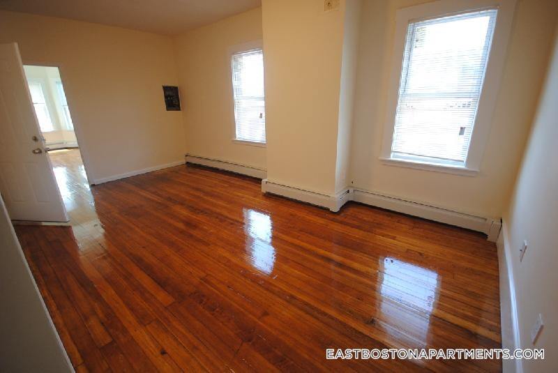 Building Photo - 154 Bennington St