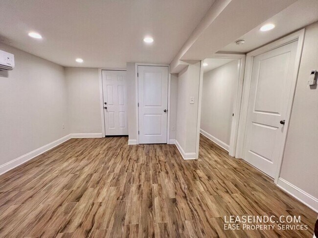 Building Photo - 1211 Park Rd NW