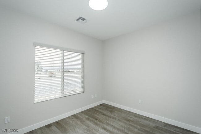 Building Photo - 1140 Sixshooter Ave