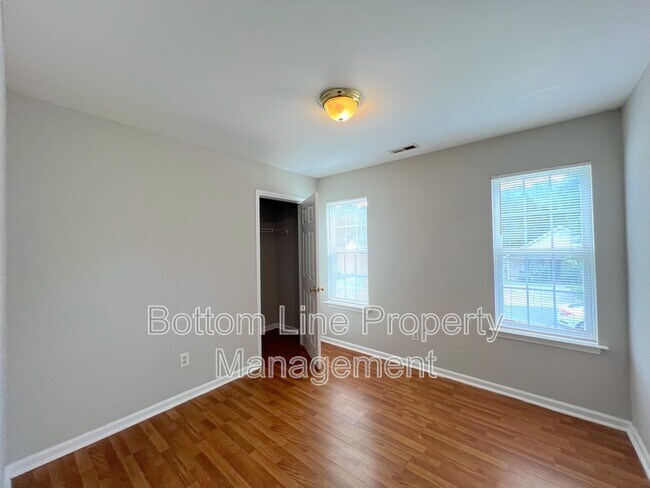 Building Photo - 1335 Braveheart Ln
