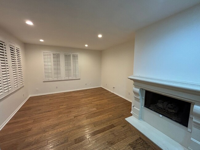 Building Photo - Gorgeous Bridgeport 3-Bedroom Home for Ren...