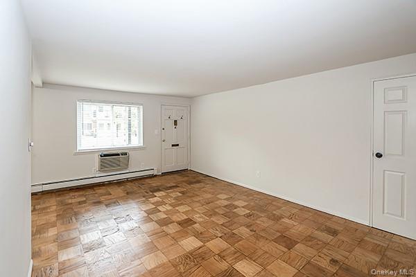 Building Photo - 178 Jervis Ave