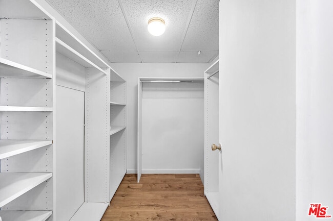 Building Photo - 14144 Dickens St