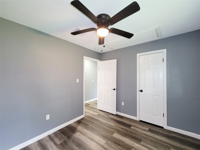 Building Photo - 6327 Mardale Dr