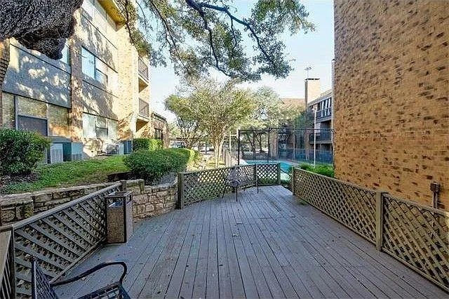 Building Photo - 8888 Tallwood Dr