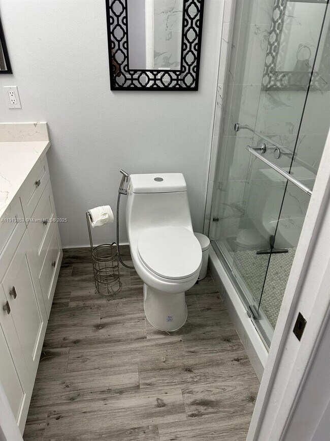 Building Photo - 5169 Lakefront Blvd