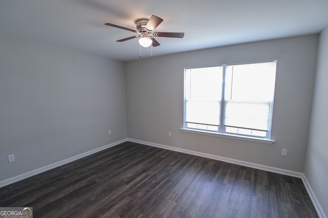 Building Photo - 202 Evans Ter