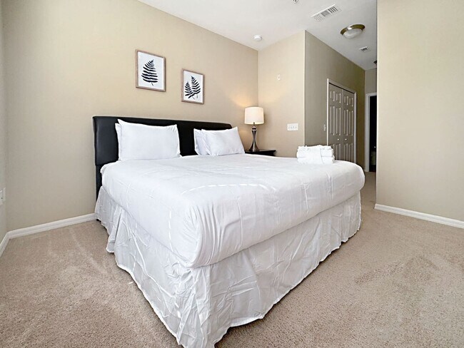 Building Photo - 1770 Bearberry Cir