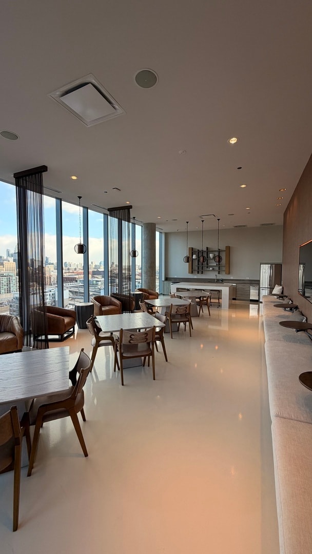 Building Photo - 205 S Peoria St