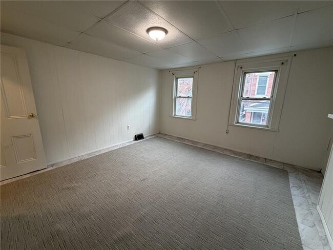 Building Photo - 235 38th St