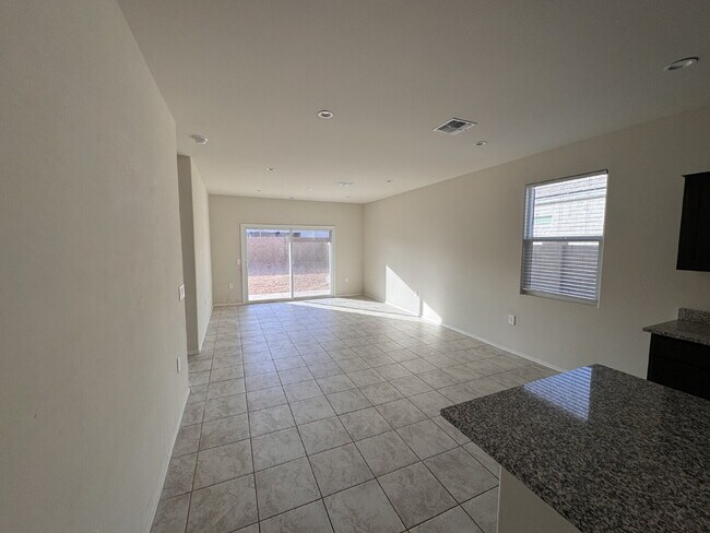 Building Photo - 5179 E Emery Rd