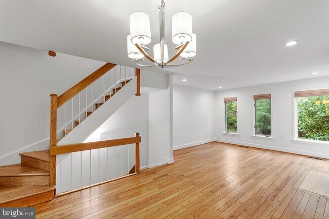 Building Photo - 4214 Embassy Park Dr NW