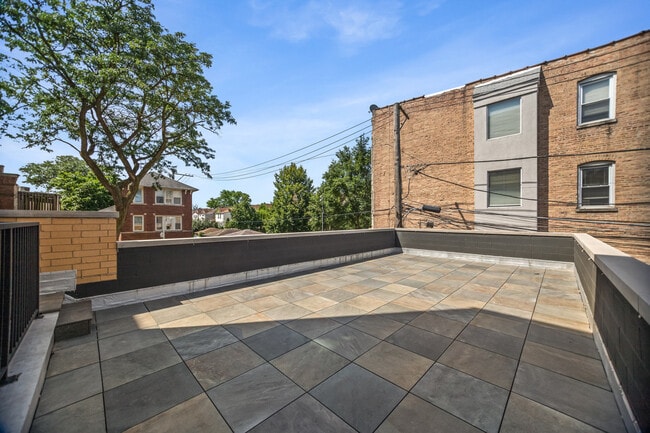 Building Photo - 6556 S Minerva Ave