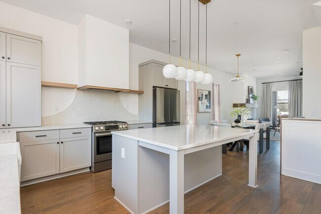 Building Photo - 2347 Hosea L Williams Dr NE