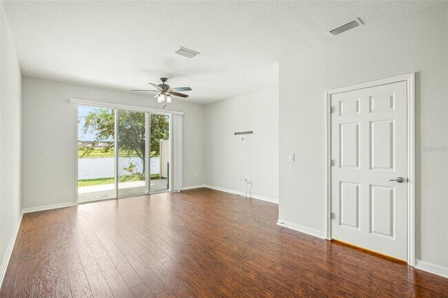 Building Photo - 9210 Hillcroft Dr