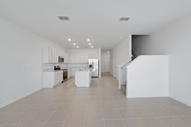 Building Photo - Beautiful New 3-Bedroom Townhome in Davenport — Includes Resort Pool, Modern Clubhouse & Family P...