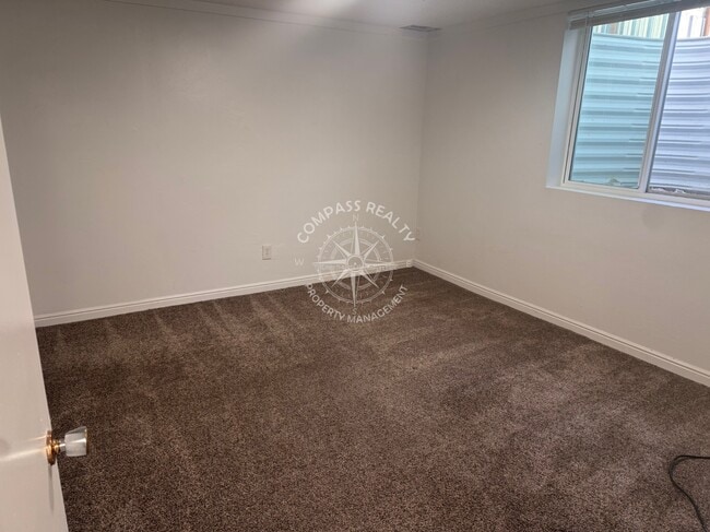 Building Photo - 545 Canyon Way