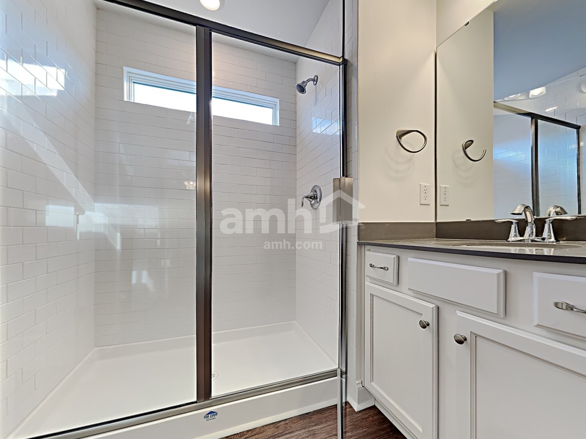 Building Photo - 410 Wright Rd A