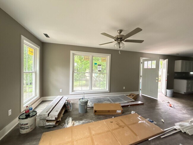 Building Photo - 1344 Park St