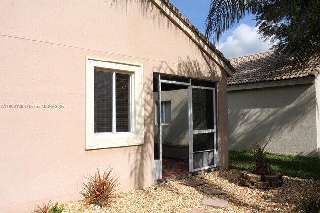 Building Photo - 1084 Golden Cane Dr