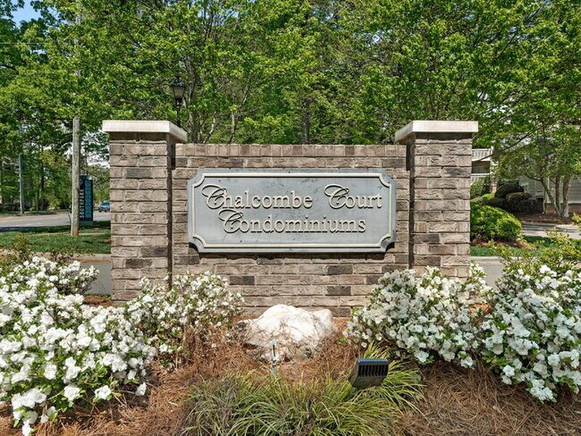 Building Photo - 5011 Sharon Rd