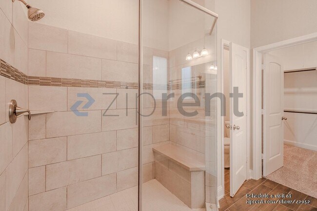 Building Photo - 18818 Lake Ridge Dr