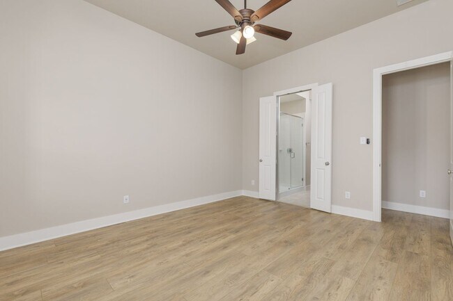 Building Photo - 1829 Leo Dr