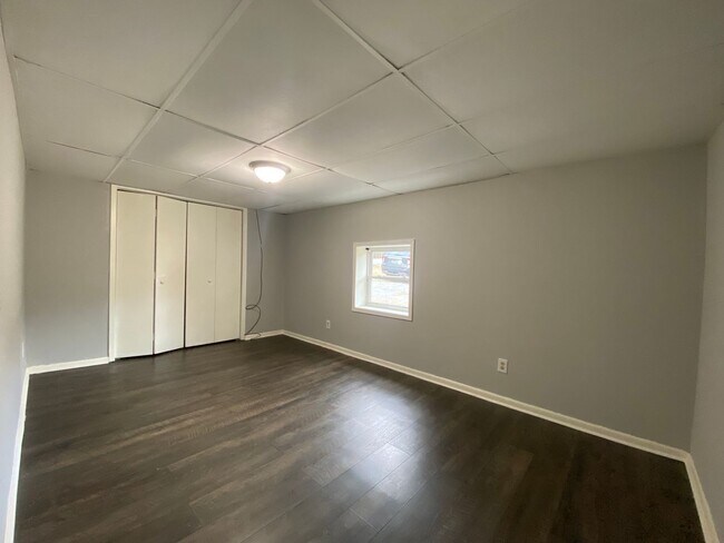 Building Photo - 8088 Blue Springs Pkwy