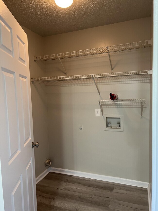 Building Photo - 274 Hunters Branch Dr